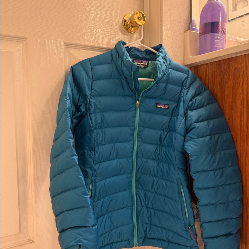 Patagonia jacket. It is good condition.
